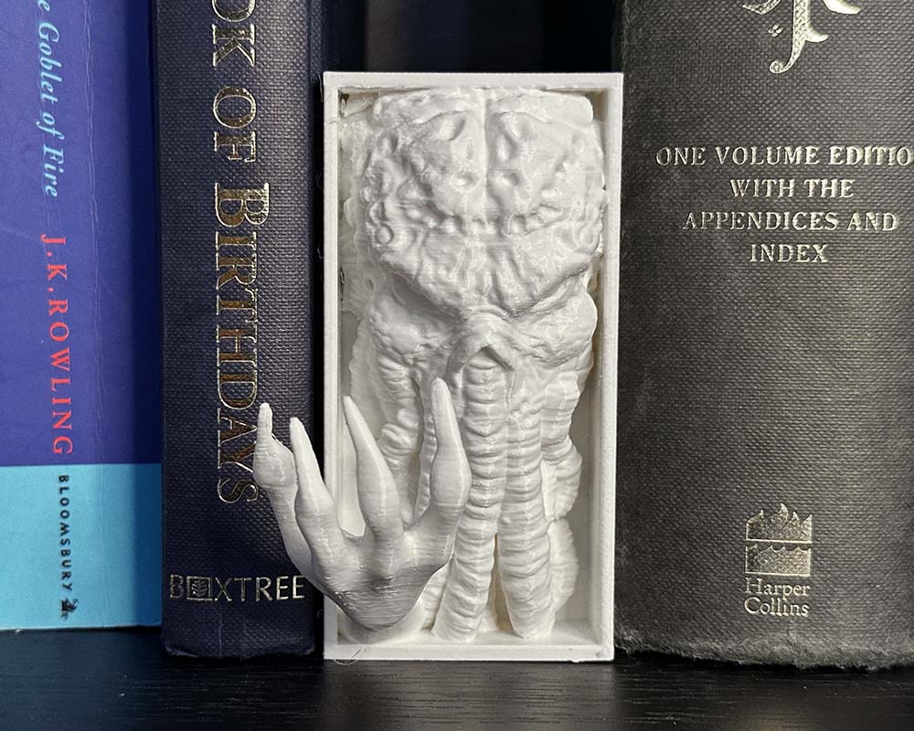 3D printed Mind Flayer book nook inspired by Dungeons & Dragons