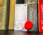 Pennywise book nook with red balloon IT inspired 3D printed horror shelf insert featuring Pennywise clown IT book nook gift for Stephen King and horror fans Creepy clown book nook décor with red balloon detail Gothic bookshelf insert Pennywise figure for collectors