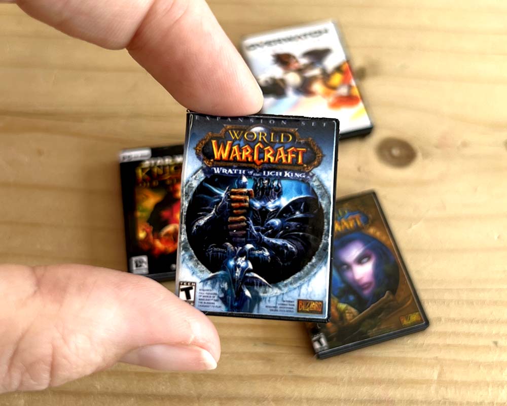 PC Game Case Keychain | Retro Gaming Keyring Gift