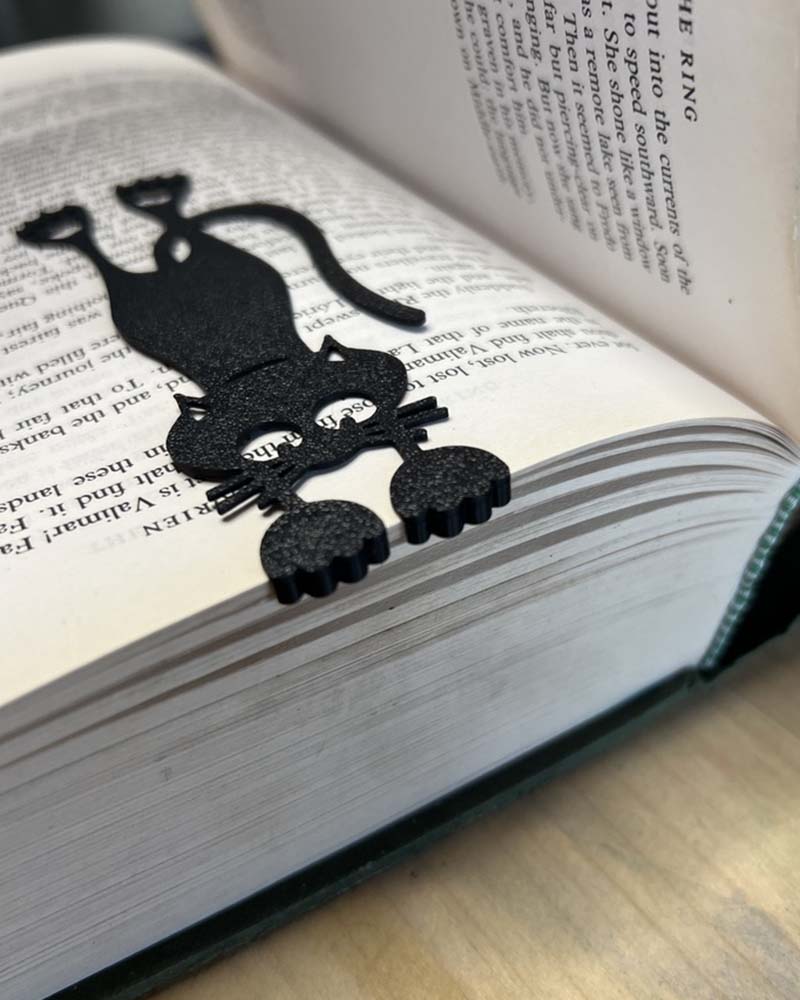 Black Cat Clip Bookmark – Gothic Page Holder for Book Lovers